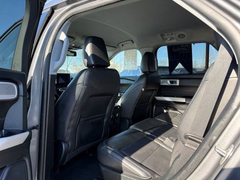 Certified 2024 Ford Explorer Limited image 17