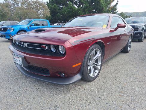 Used 2020 Dodge Challenger R/T w/ Driver Convenience Group RWD image 3
