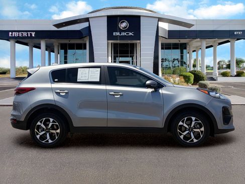 Used 2021 Kia Sportage LX w/ LX Fwd Popular Package image 2