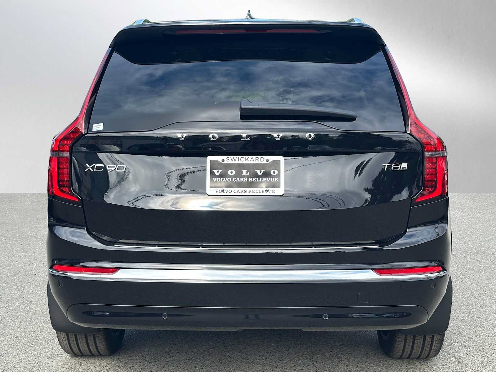 New 2026 Volvo XC90 T8 Plus w/ Protection Package AWD/4WD image 4