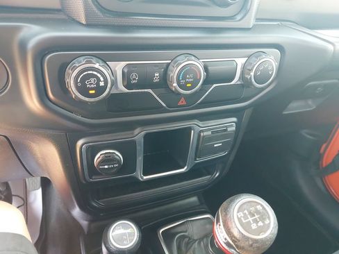Used 2019 Jeep Wrangler Sport AWD/4WD image 17