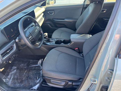 Used 2025 Kia K4 FWD image 29
