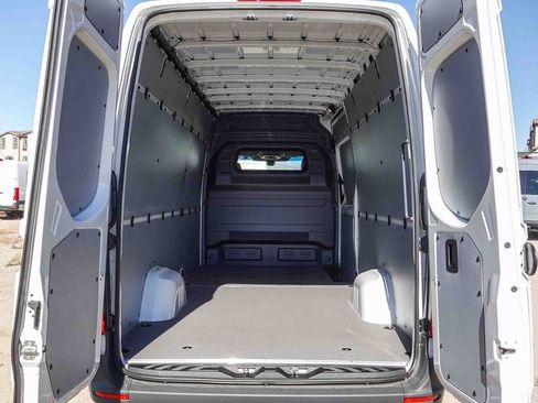 New 2025 Mercedes-Benz Sprinter 2500 image 25