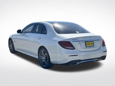 Used 2017 Mercedes-Benz E 300 4MATIC image 6