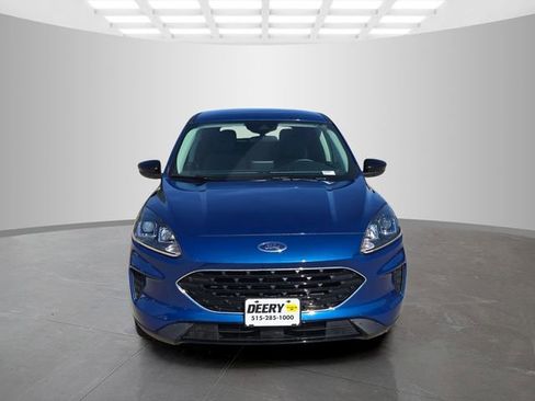 Used 2022 Ford Escape SE w/ SE Sport Appearance Package image 2