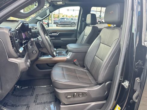 Used 2025 Chevrolet Silverado 1500 High Country w/ High Country Premium Package AWD/4WD image 9