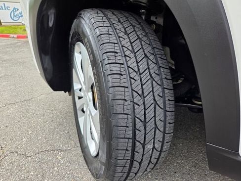 Used 2024 Chevrolet Trax LS FWD image 20