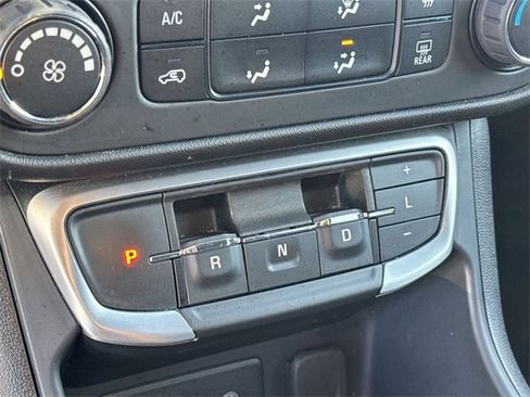 Used 2024 GMC Terrain SLE image 13