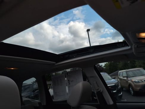 Used 2018 Subaru Forester 2.5i Limited AWD/4WD image 8