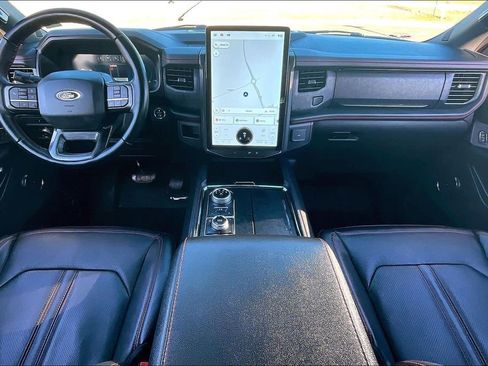 Used 2022 Ford Expedition Limited AWD/4WD image 16