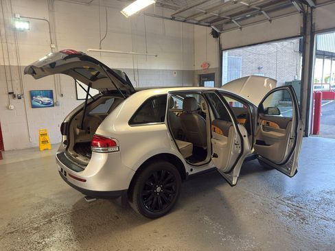 Used 2015 Lincoln MKX AWD w/ Equipment Group 102A image 14
