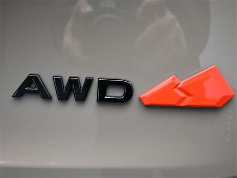 Used 2025 Nissan Rogue SV w/ Rock Creek Premium Package image 8