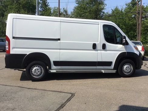 Used 2025 RAM ProMaster 2500 w/ U-Haul Equipment Group FWD image 8