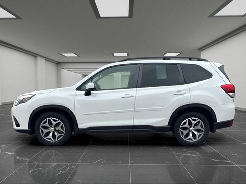 Used 2023 Subaru Forester Premium AWD/4WD image 9