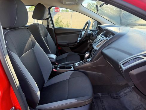 Used 2014 Ford Focus SE FWD image 18