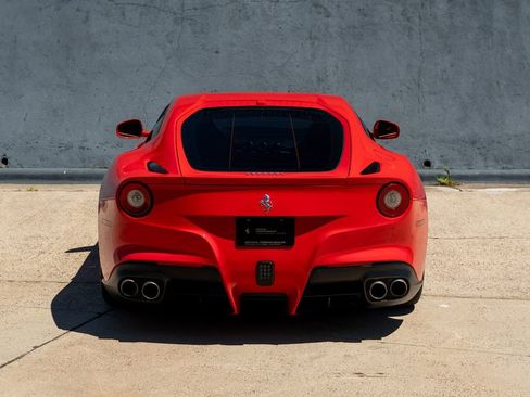 Used 2016 Ferrari F12 Berlinetta RWD image 8