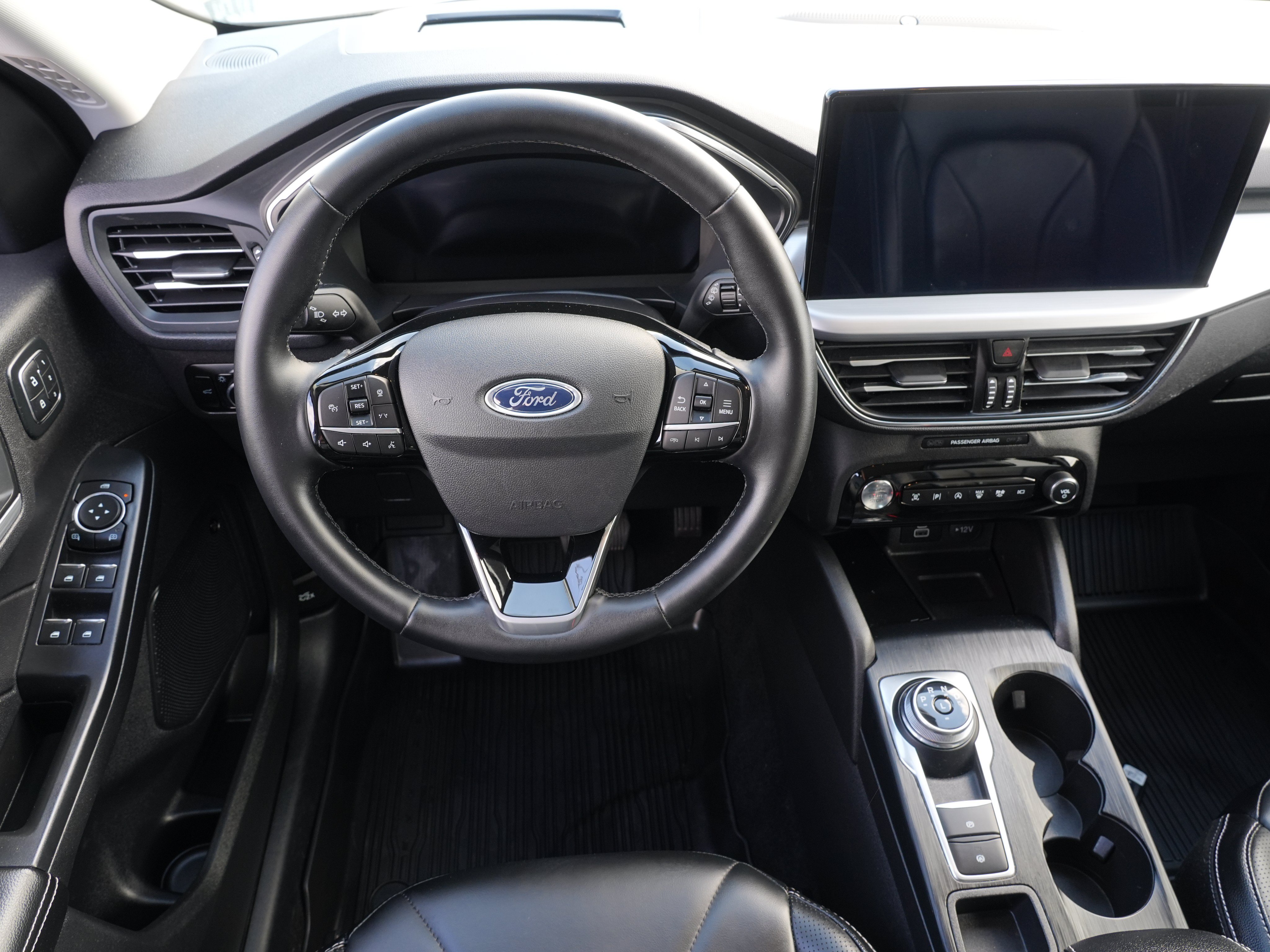 Used 2025 Ford Escape Platinum w/ Premium Technology Package AWD/4WD image 23
