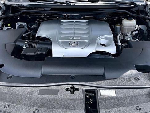 Used 2017 Lexus LX 570 4WD image 30