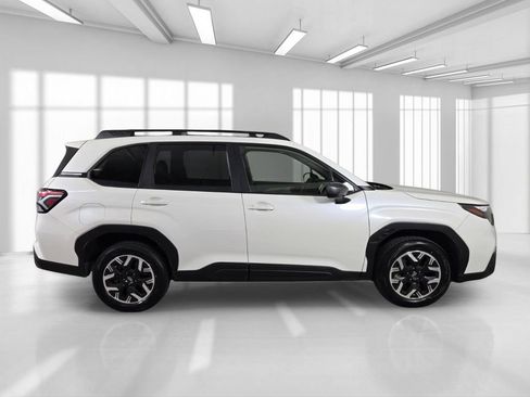 Certified 2025 Subaru Forester Premium w/ Convenience Package #1 AWD/4WD image 9