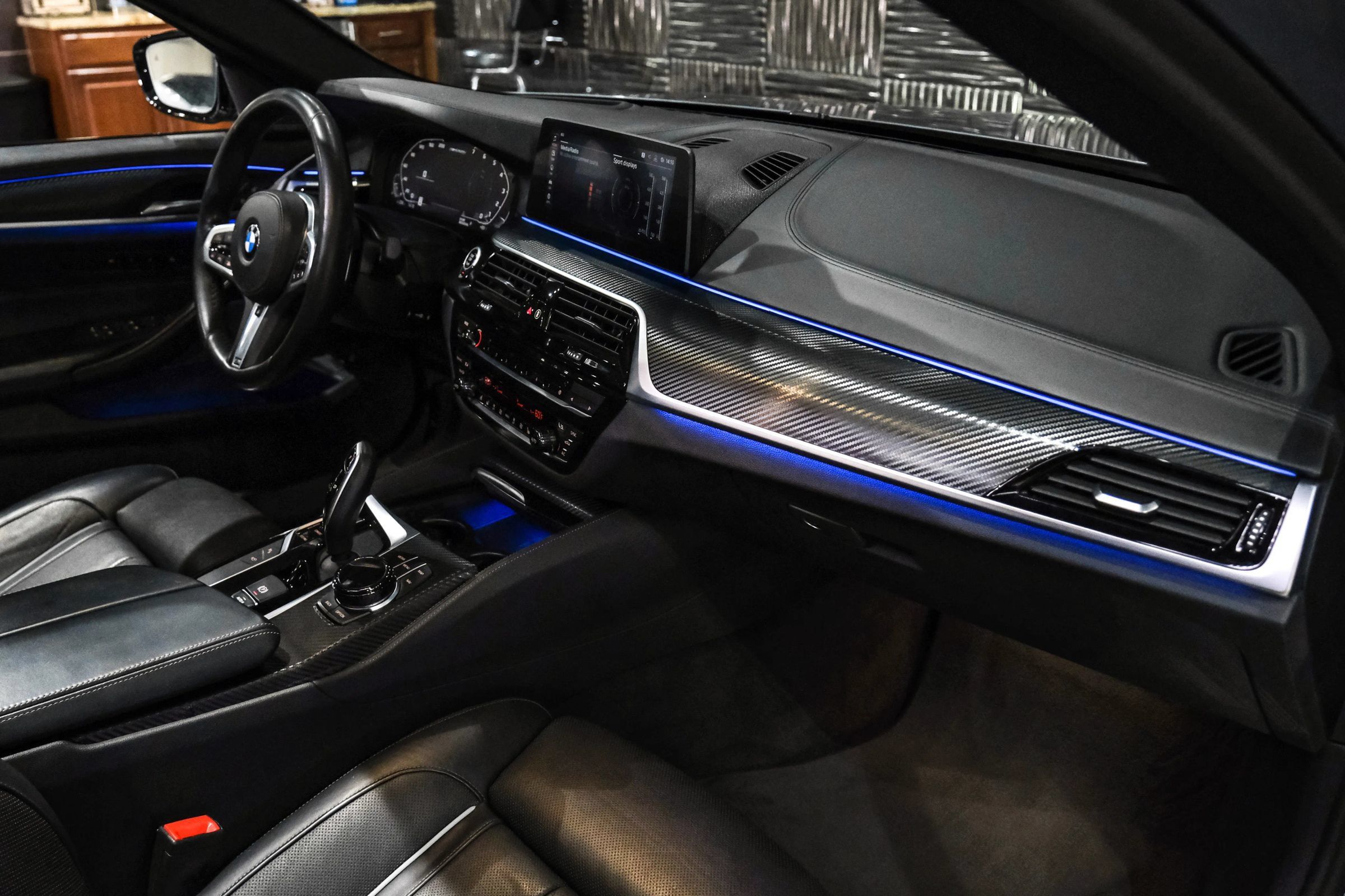 Used 2020 BMW M550i xDrive w/ Executive Package AWD/4WD image 16