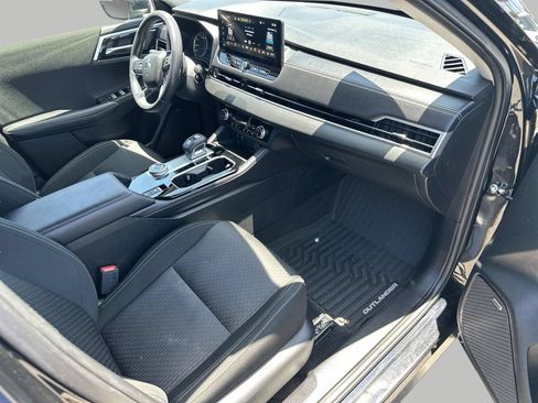 Used 2025 Mitsubishi Outlander ES FWD image 23