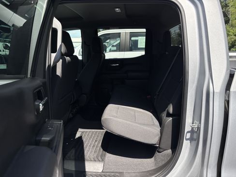 Used 2021 Chevrolet Silverado 1500 LT AWD/4WD image 16