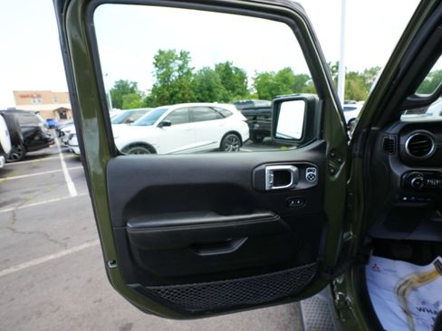 Used 2021 Jeep Wrangler Unlimited Sahara w/ Cold Weather Group AWD/4WD image 10