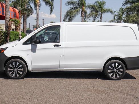 Used 2021 Mercedes-Benz Metris image 5