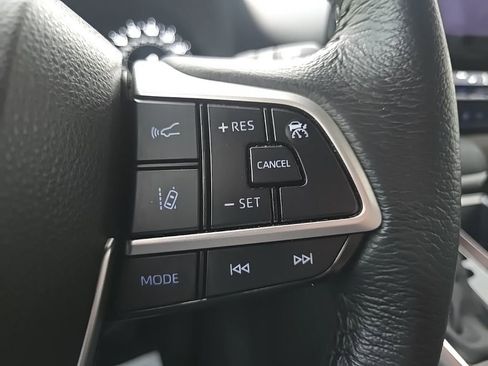 Used 2024 Toyota Sienna XLE image 37