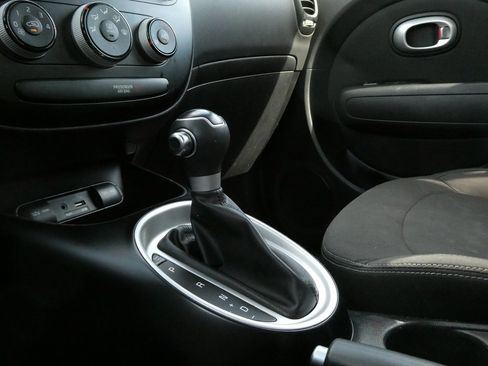 Used 2018 Kia Soul image 16