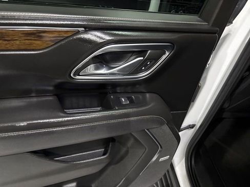 Used 2023 Chevrolet Suburban Premier image 20