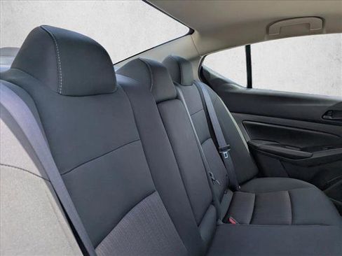 Used 2024 Nissan Altima 2.5 SV image 19