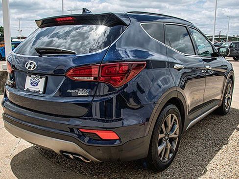 Used 2017 Hyundai Santa Fe Sport w/ Cargo Package FWD image 4