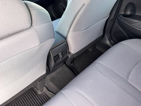 Used 2024 Toyota Corolla Cross AWD Hybrid image 16