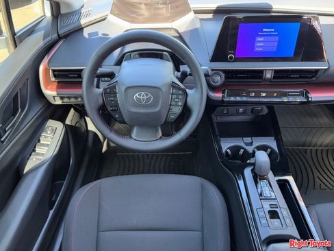 Used 2025 Toyota Prius Plug-In Hybrid image 15