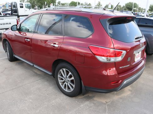 Used 2014 Nissan Pathfinder SV image 5