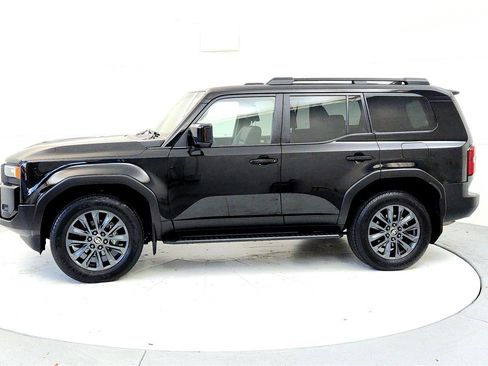 Used 2024 Toyota Land Cruiser image 3