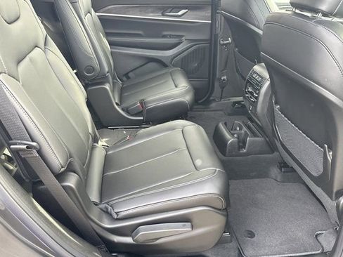 New 2025 Jeep Grand Cherokee L Limited image 19