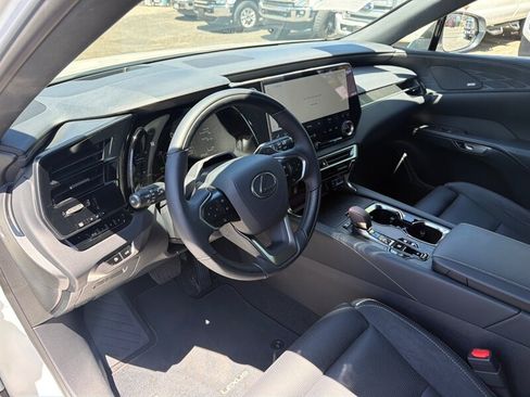 Used 2025 Lexus RX 450h AWD w/ Luxury Package image 17