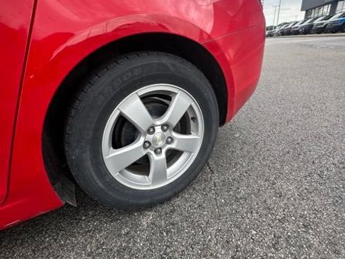 Used 2016 Chevrolet Cruze LT FWD image 12