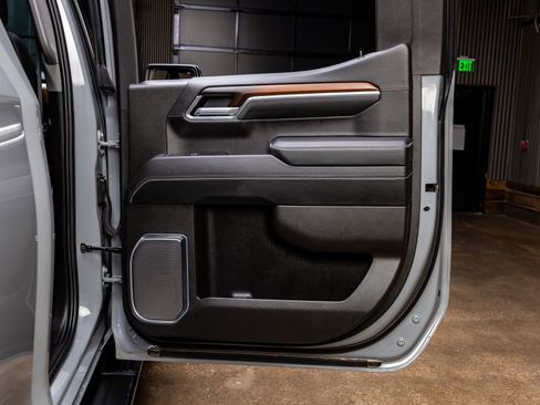 Used 2025 GMC Sierra 1500 Denali w/ Technology Package image 39