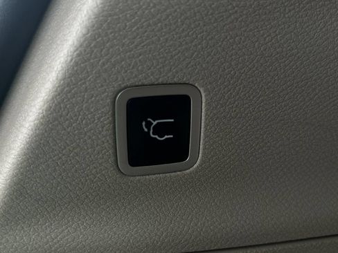 Used 2021 Chrysler Pacifica Limited w/ Premium & Safety Sphere Group AWD/4WD image 19