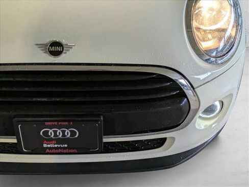 Used 2021 MINI Cooper 2-Door Hardtop w/ Storage Package image 9