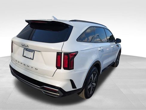 Certified 2022 Kia Sorento S image 2