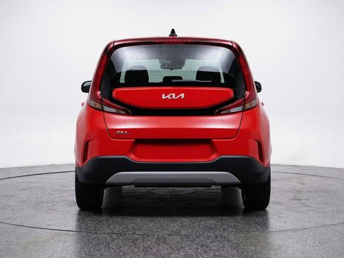 Used 2025 Kia Soul LX w/ LX Technology Package FWD image 7