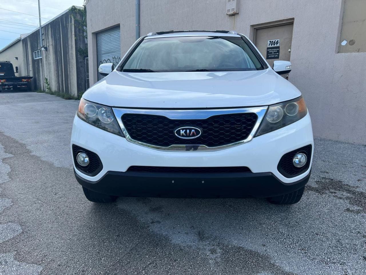 Used 2011 Kia Sorento LX w/ Convenience Pkg FWD image 9