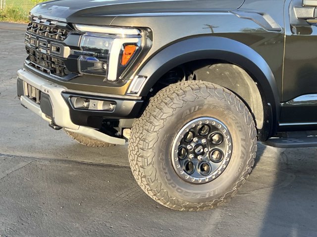 Used 2025 Ford F150 Raptor AWD/4WD image 9