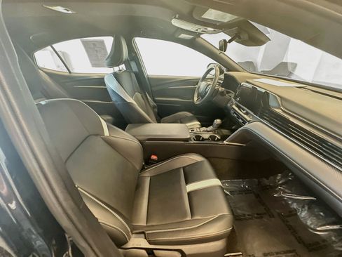 Used 2025 Toyota Camry SE FWD image 32