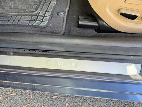 Used 2015 Hyundai Genesis 3.8 w/ Option Group 03 image 39