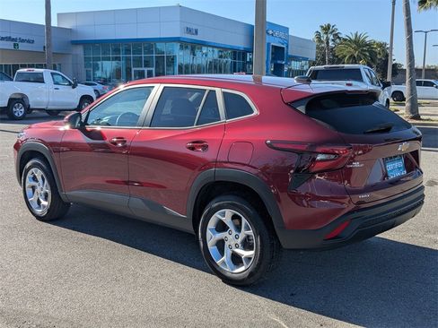 Certified 2024 Chevrolet Trax LS w/ LS Convenience Package image 5